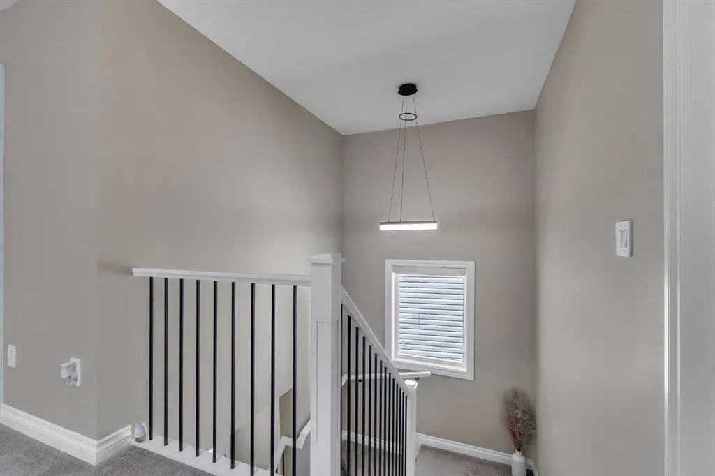 521 Corner Meadows Way NE