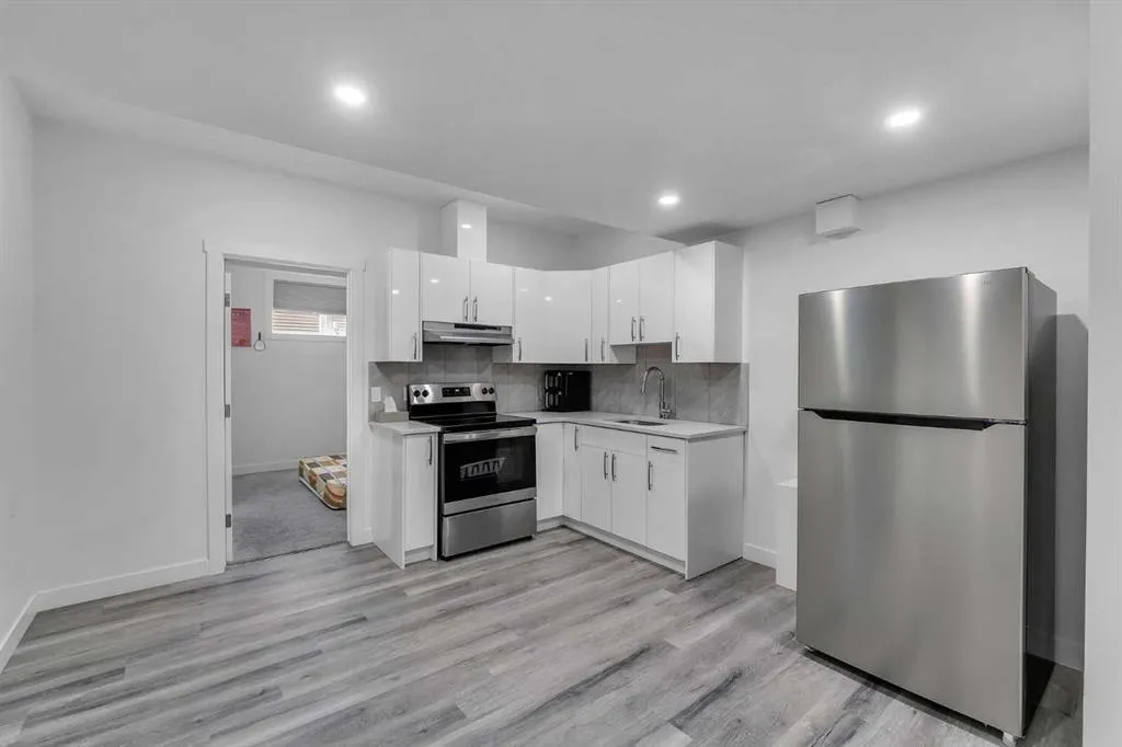 521 Corner Meadows Way NE