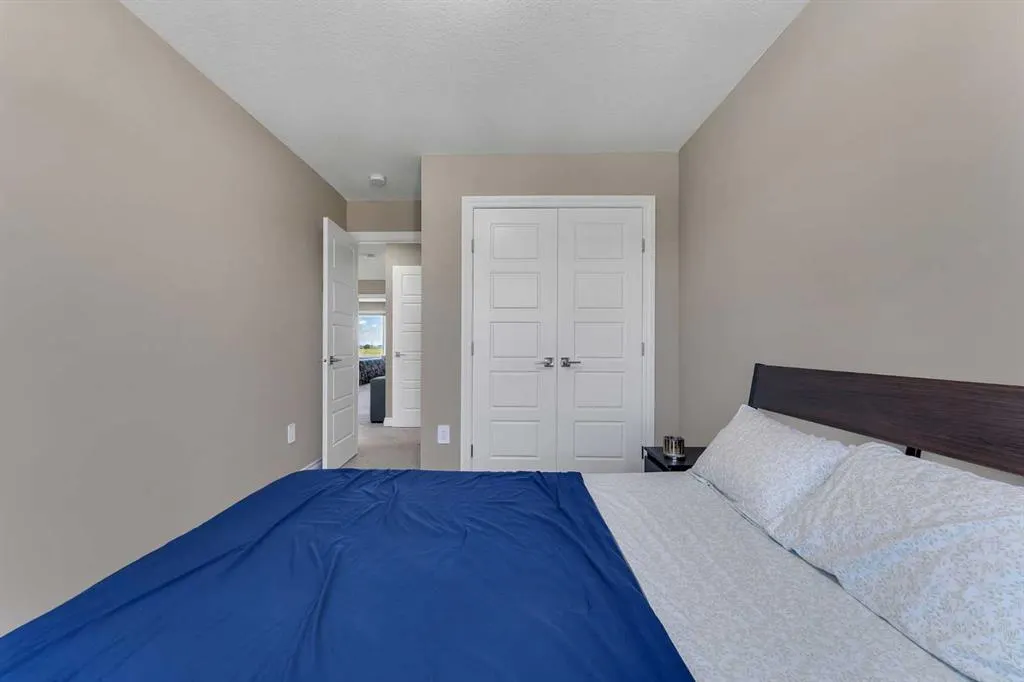 521 Corner Meadows Way NE