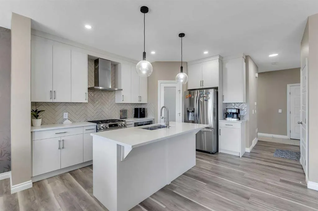 521 Corner Meadows Way NE
