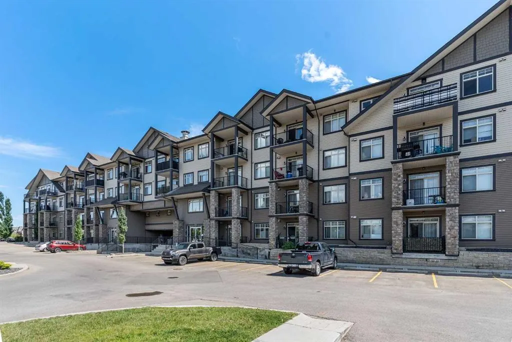 117 Copperpond Common SE, #317