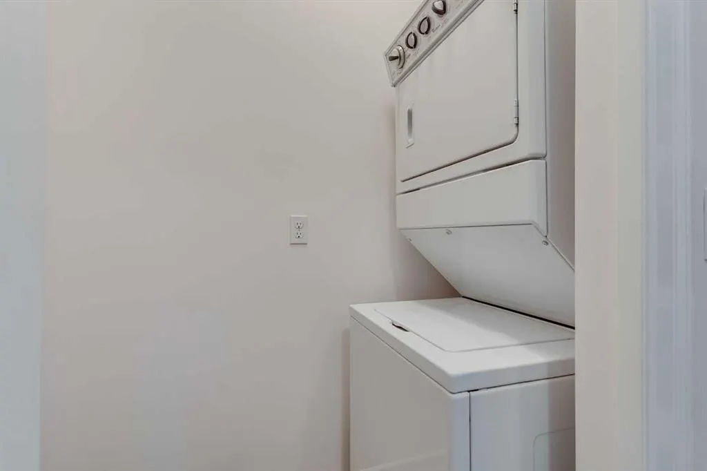 117 Copperpond Common SE, #317