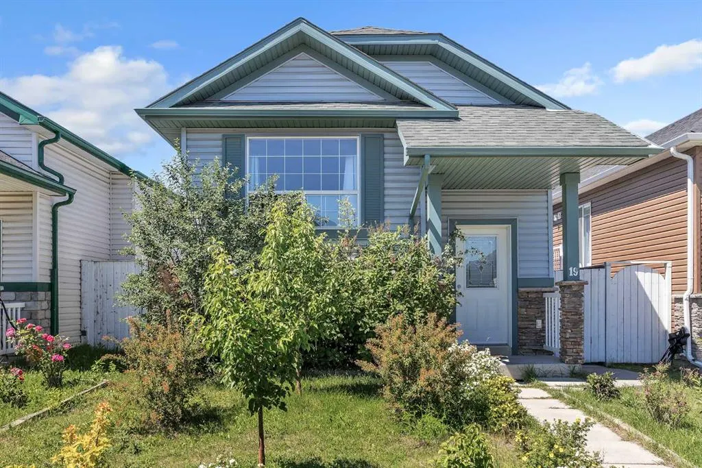 19 Saddlemont Way NE