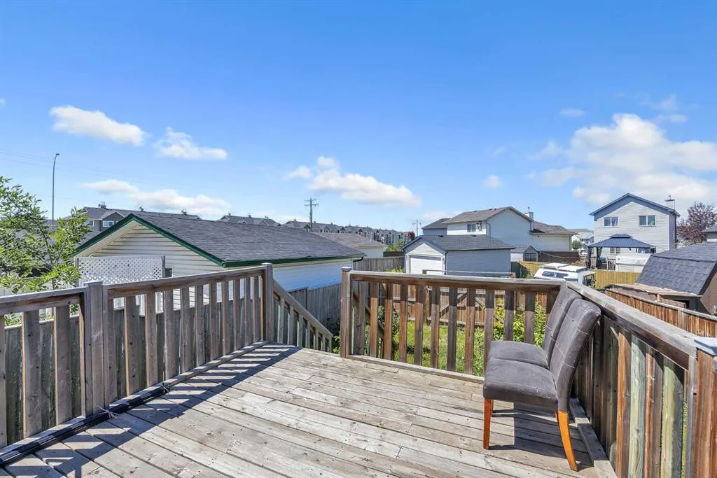19 Saddlemont Way NE