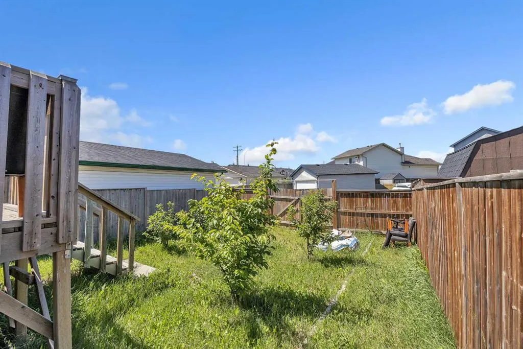 19 Saddlemont Way NE