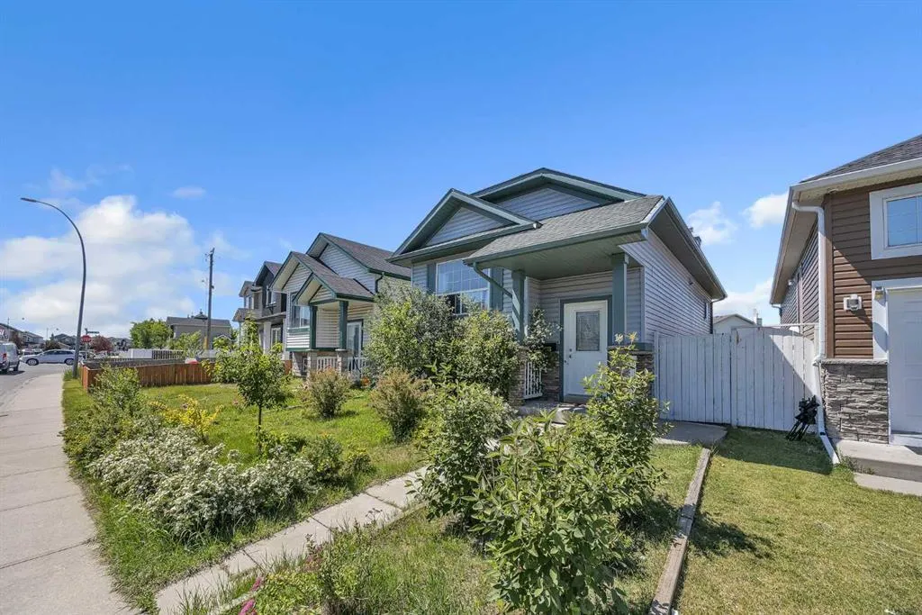 19 Saddlemont Way NE