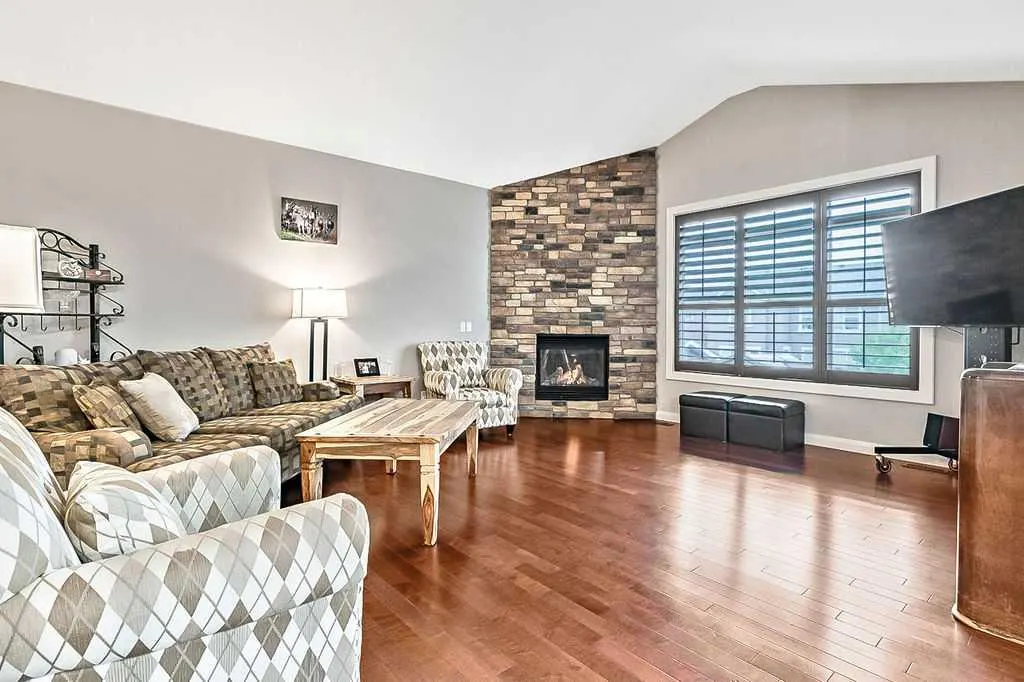 3 Westridge Way