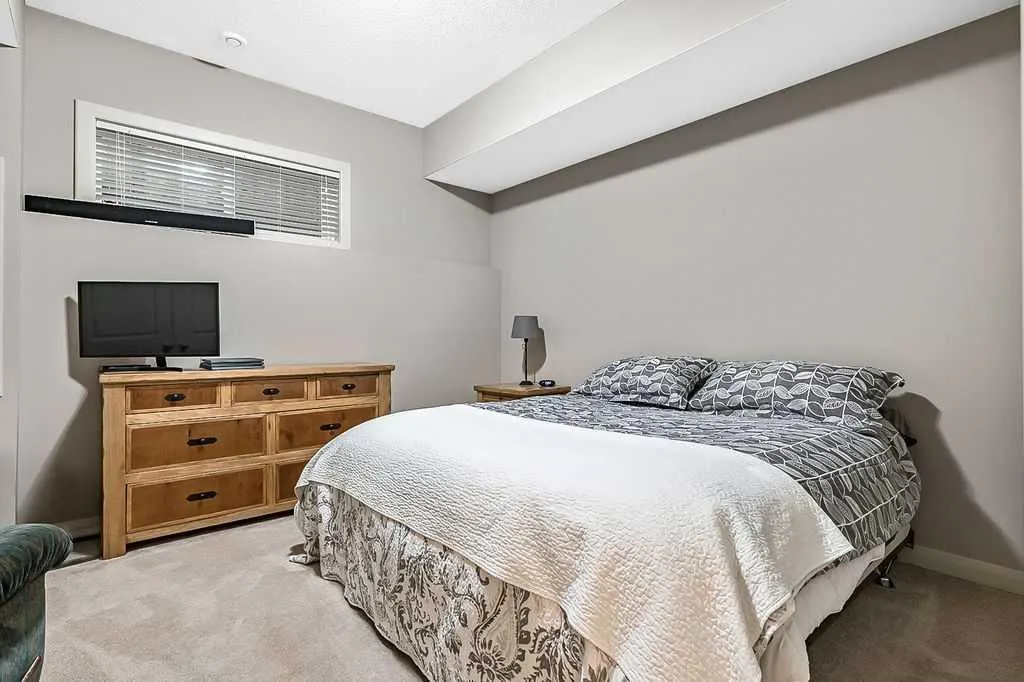 3 Westridge Way