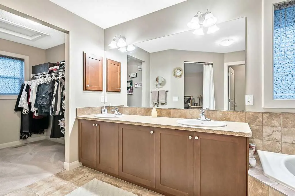 3 Westridge Way