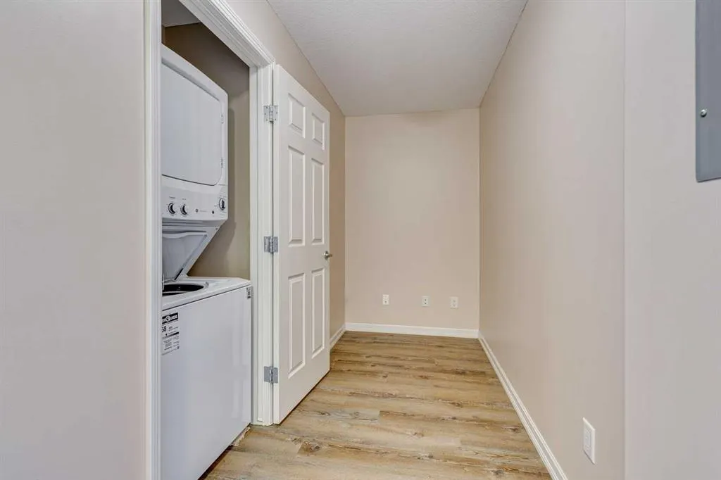 92 Crystal Shores Road, #2306