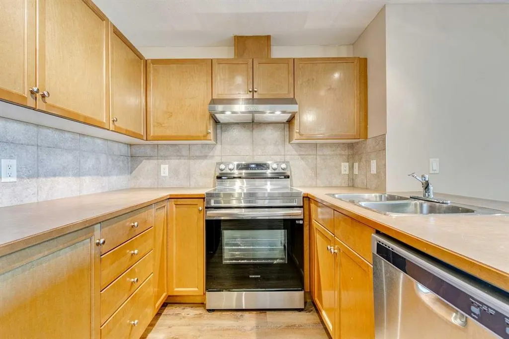 92 Crystal Shores Road, #2306