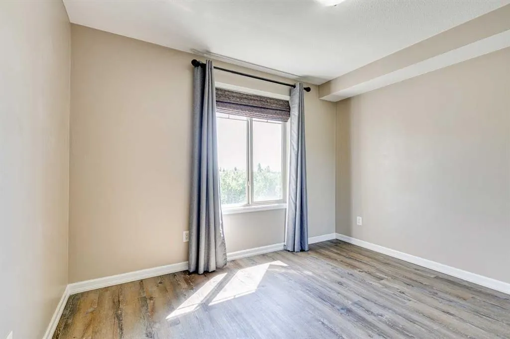 92 Crystal Shores Road, #2306