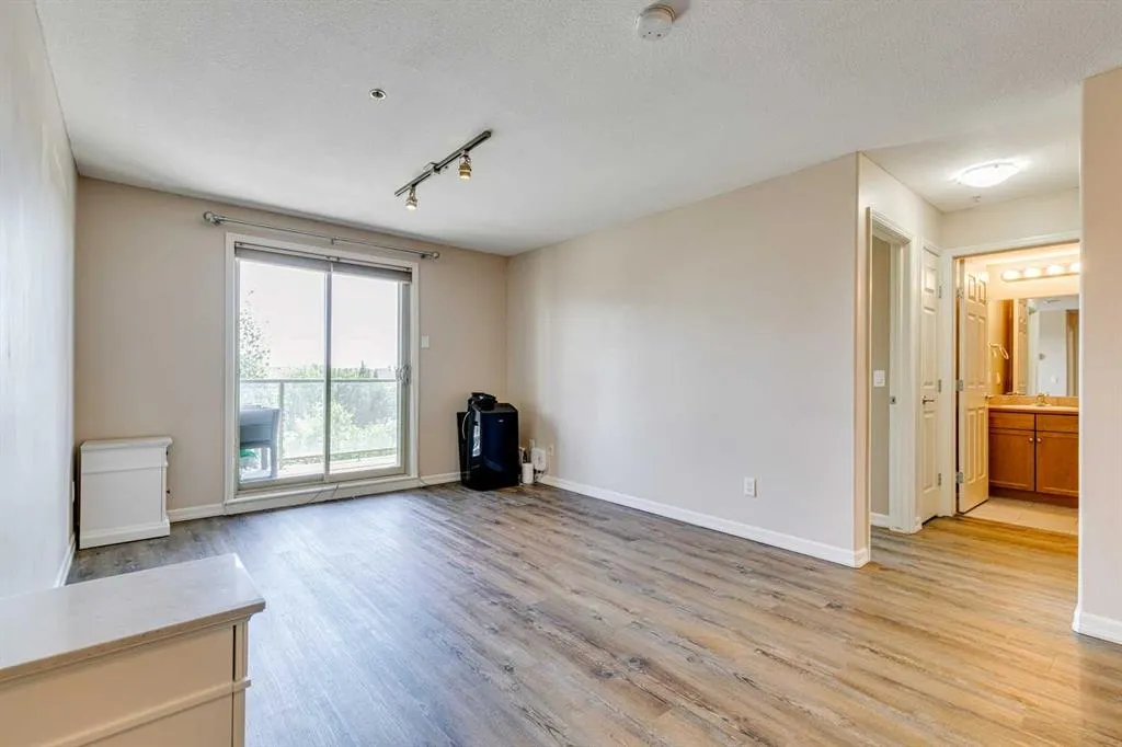 92 Crystal Shores Road, #2306