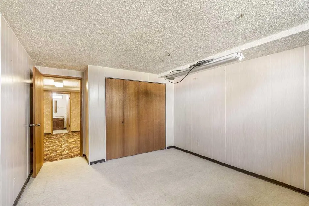 1802 11 Avenue N