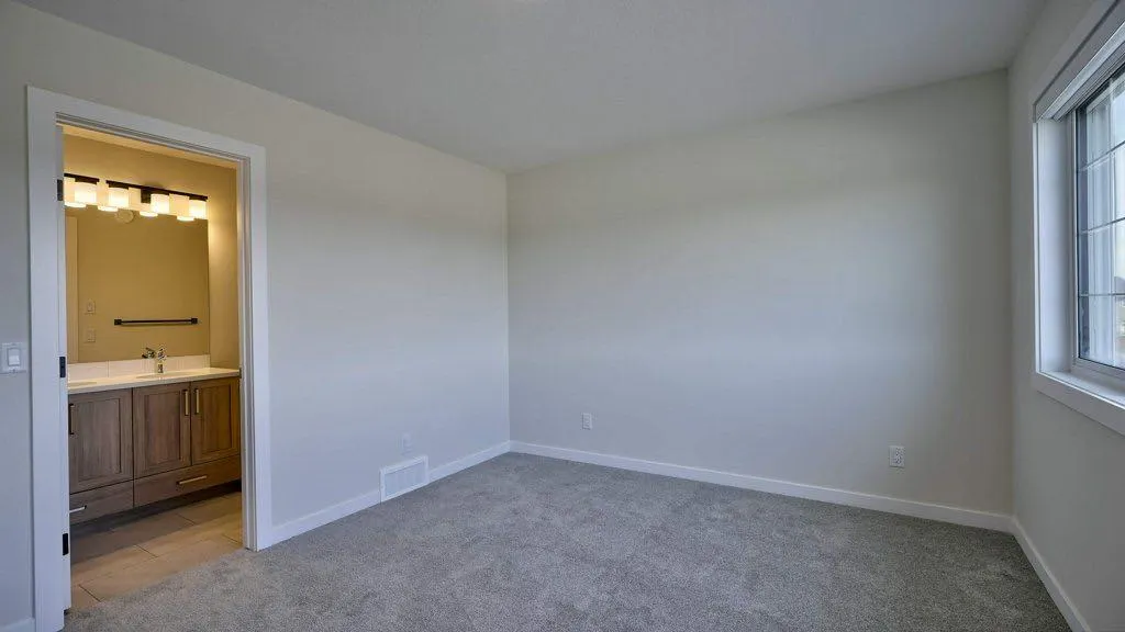 264 Legacy Glen Parade SE