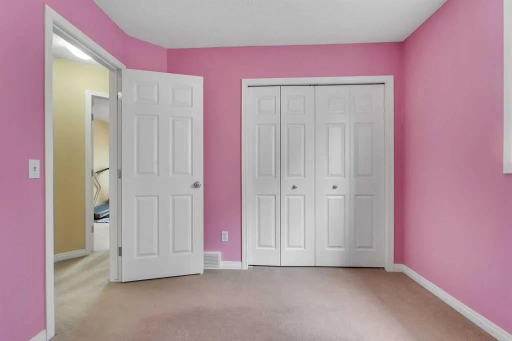 23 Martha's Way NE