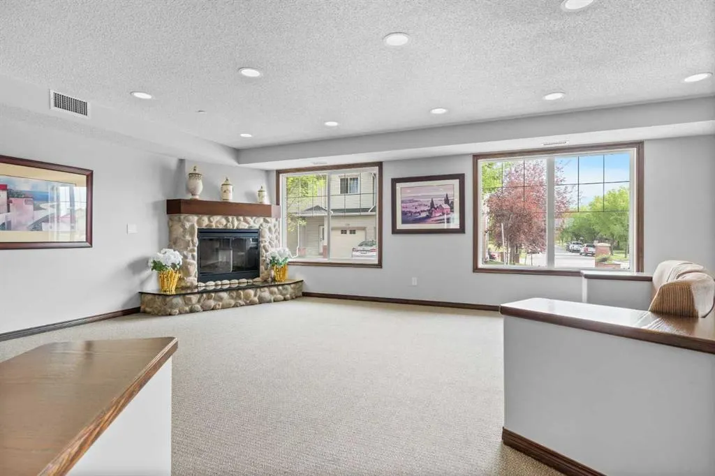 8 Prestwick Pond Terrace SE, #220
