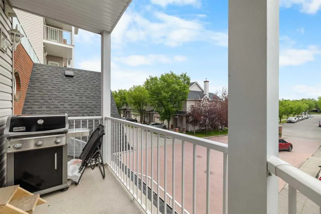 8 Prestwick Pond Terrace SE, #220