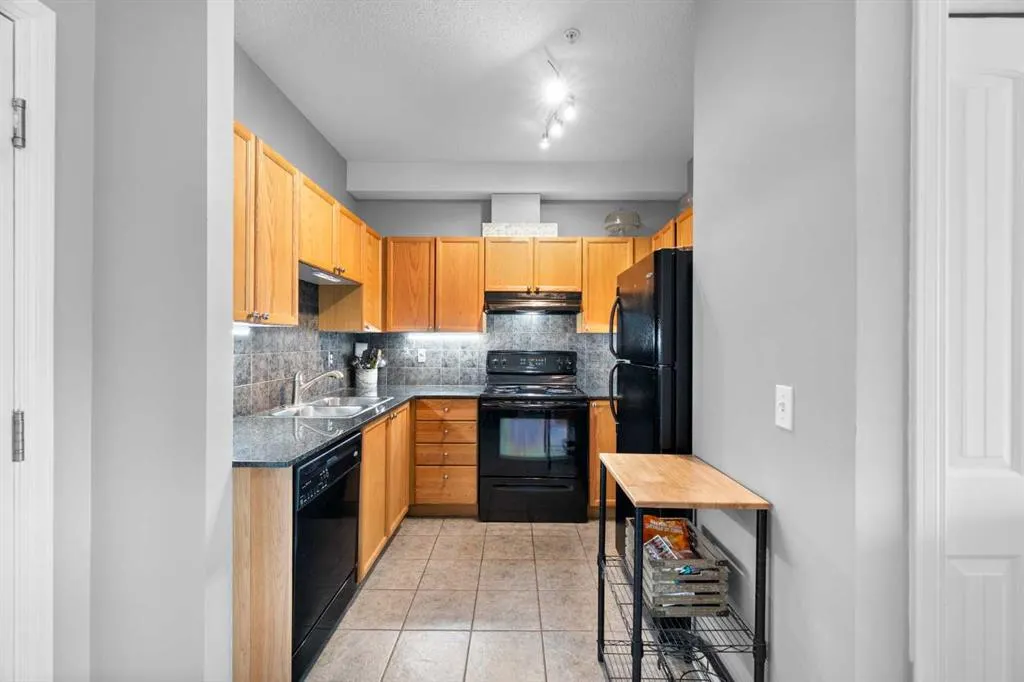 8 Prestwick Pond Terrace SE, #220