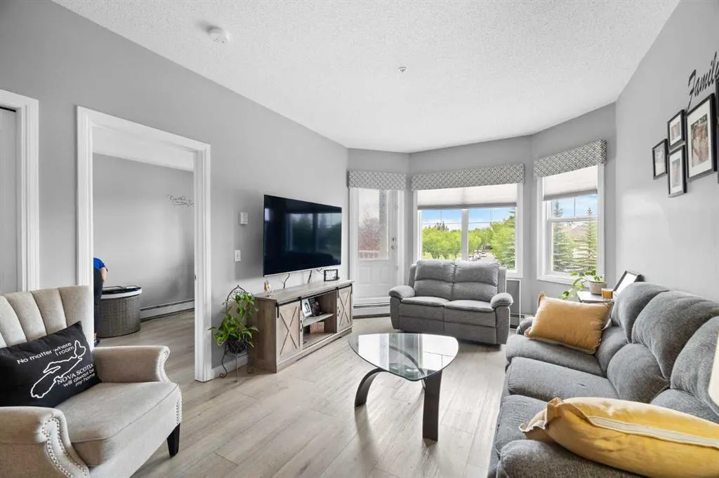 8 Prestwick Pond Terrace SE, #220