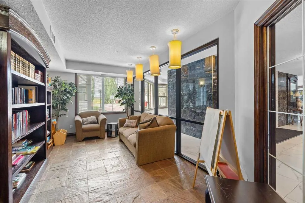 8 Prestwick Pond Terrace SE, #220