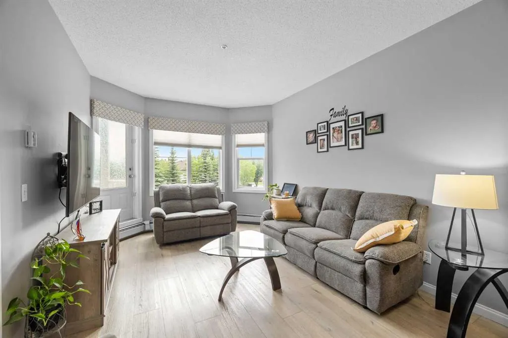 8 Prestwick Pond Terrace SE, #220