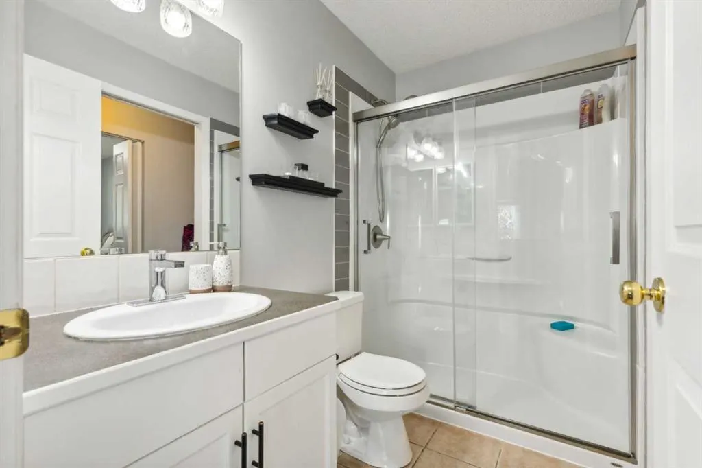 4 Martha's Meadow Place NE
