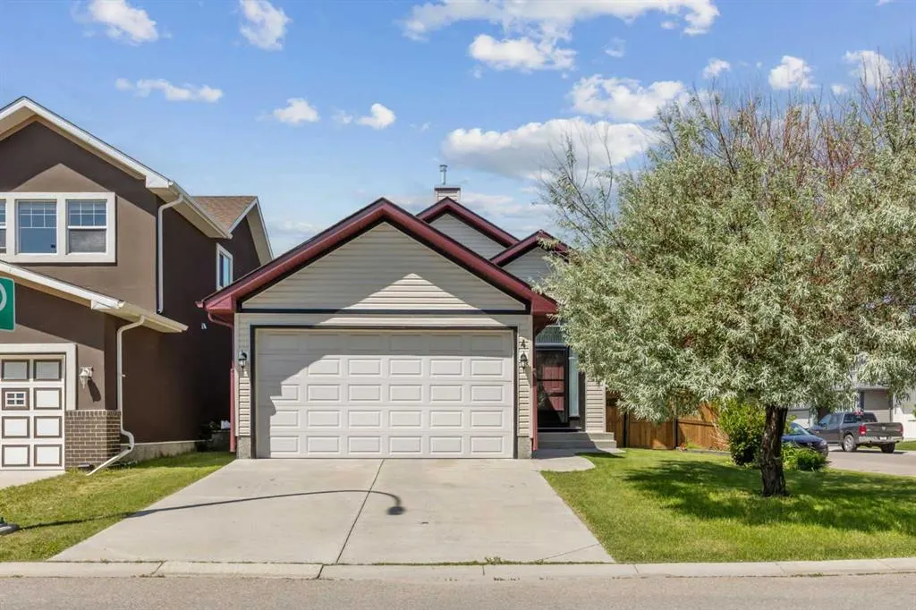 4 Martha's Meadow Place NE