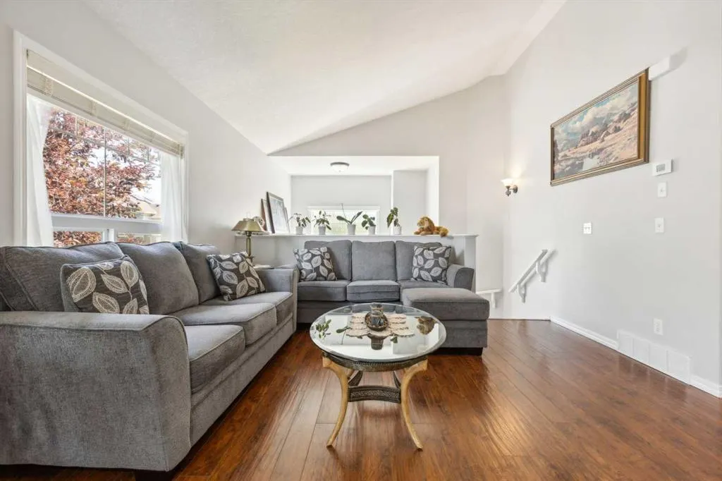 4 Martha's Meadow Place NE