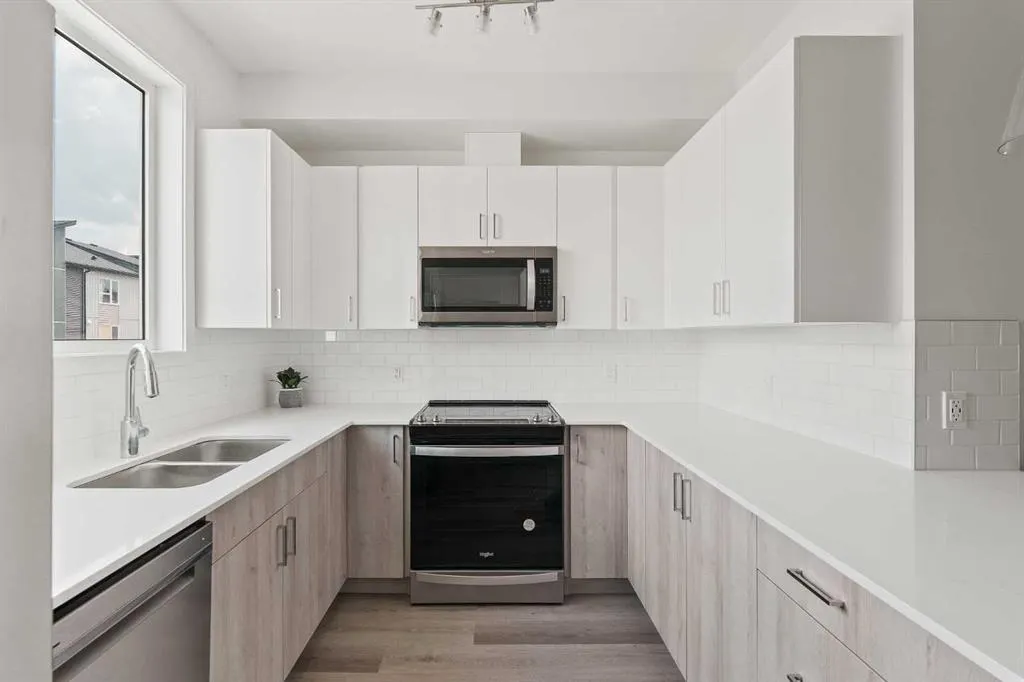 301 Redstone Boulevard NE, #405