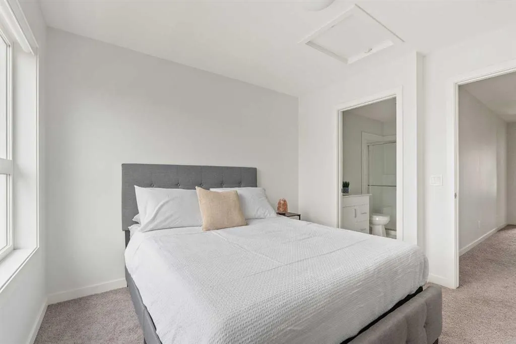 301 Redstone Boulevard NE, #405