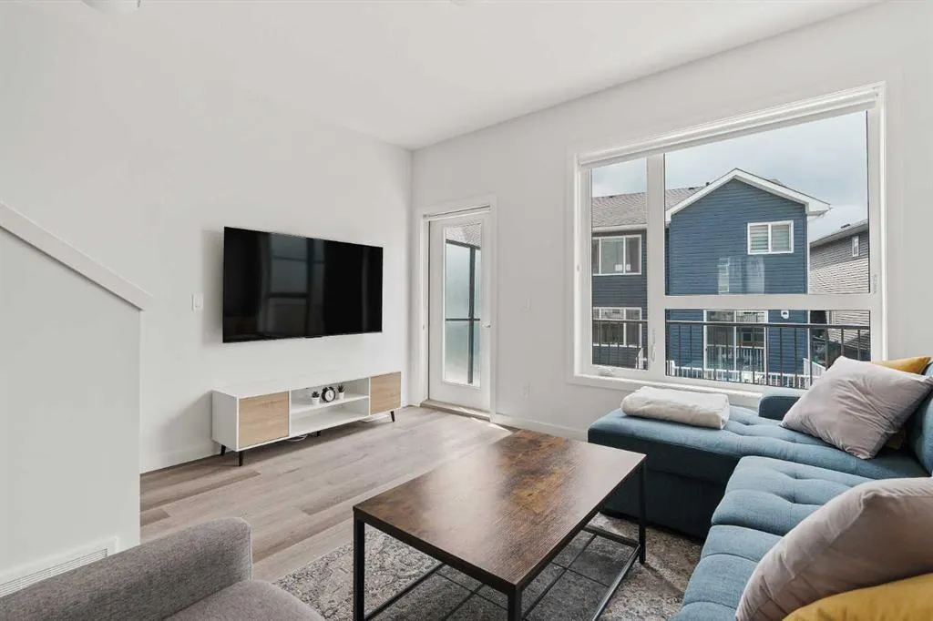 301 Redstone Boulevard NE, #405