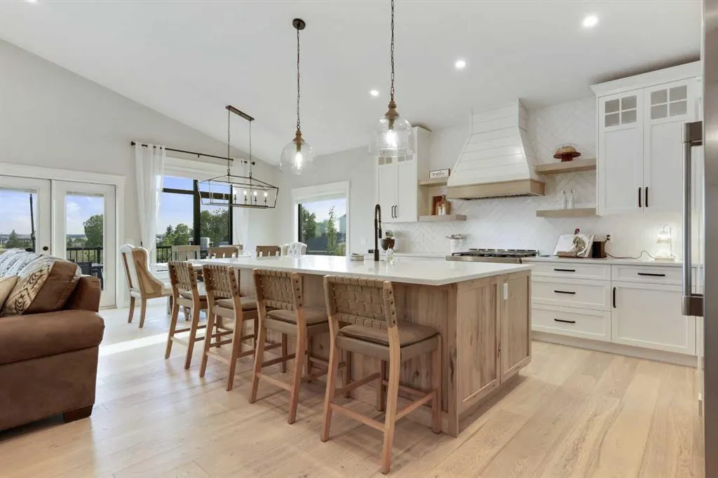 8 Bishop Circle