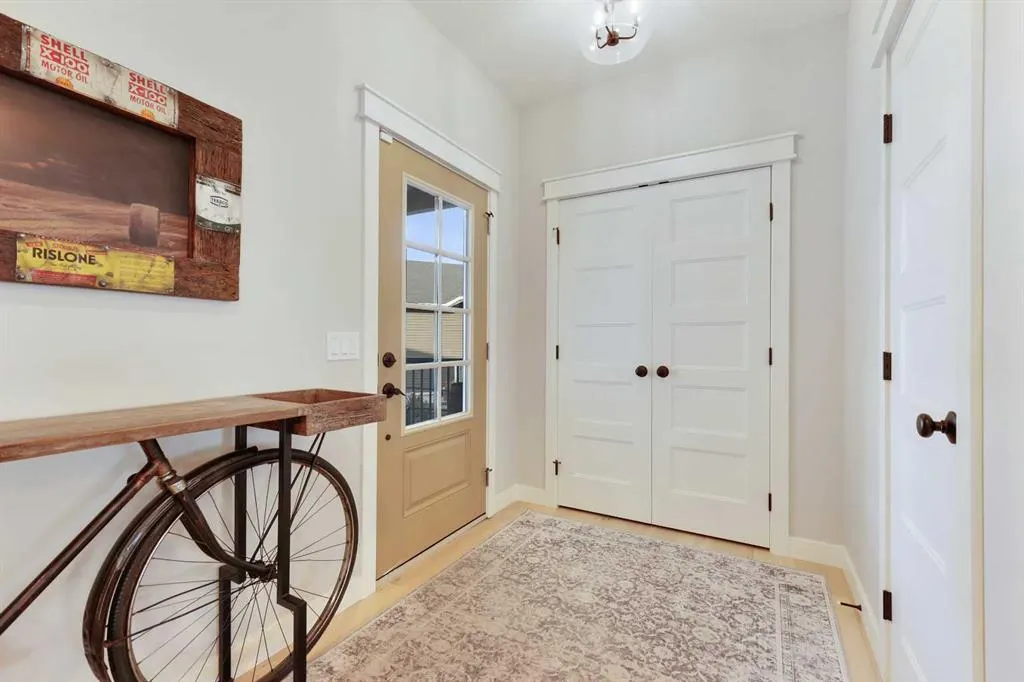 8 Bishop Circle