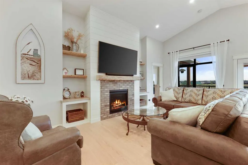 8 Bishop Circle