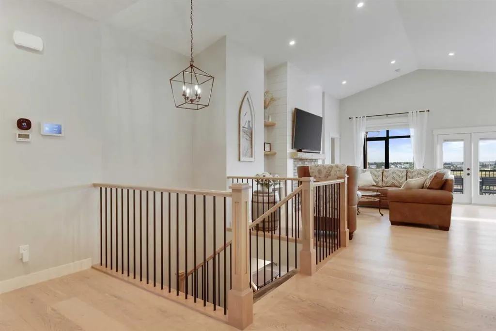 8 Bishop Circle