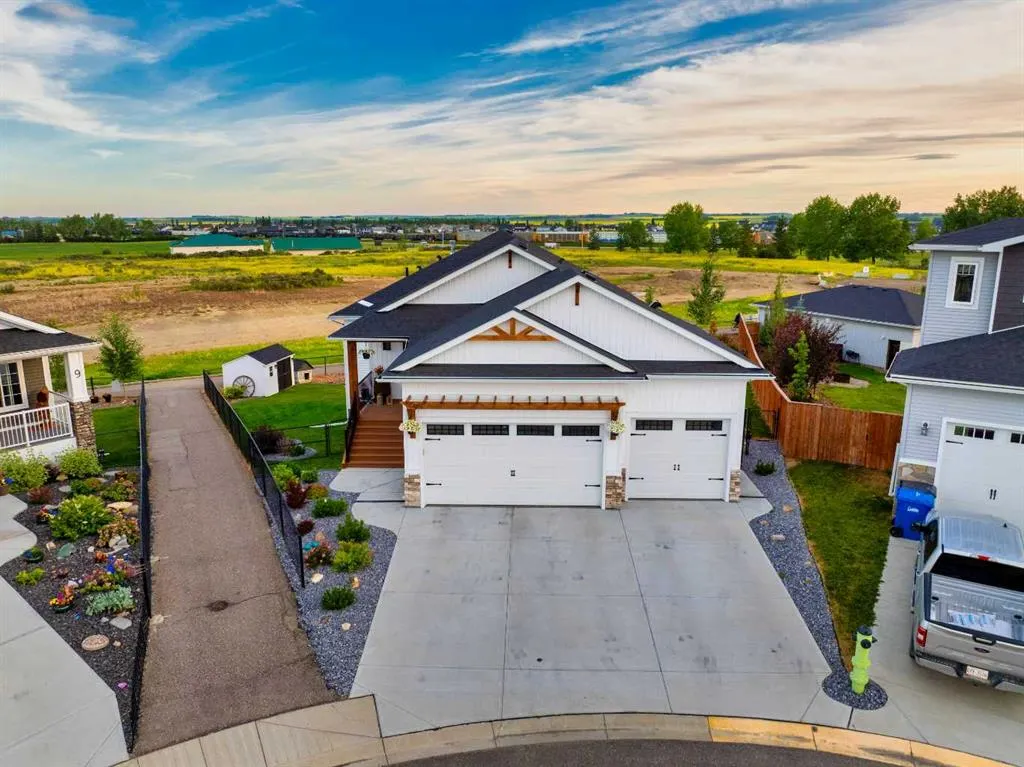 8 Bishop Circle