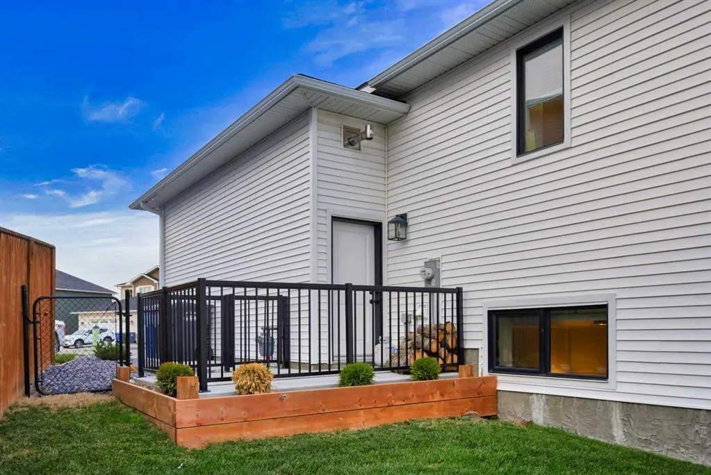 8 Bishop Circle