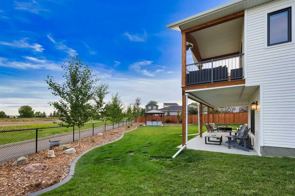 8 Bishop Circle