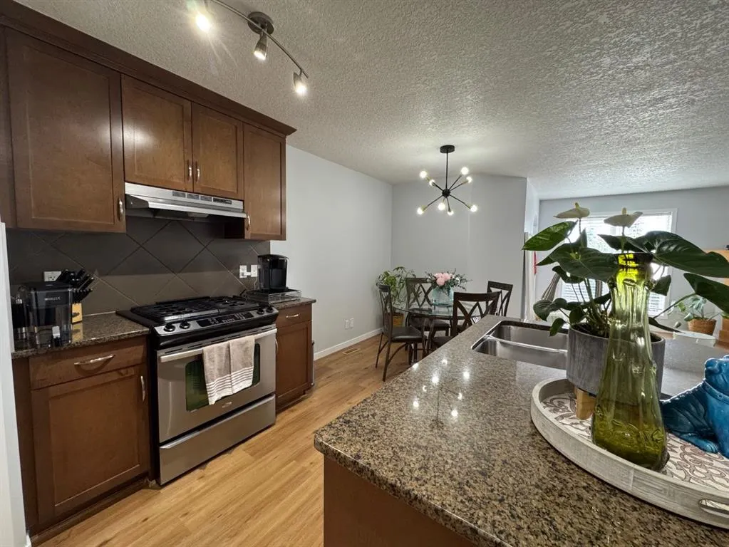 32 AUTUMN Court SE
