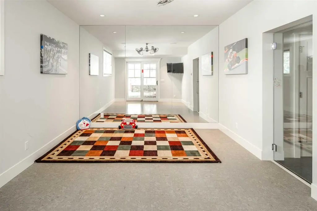 20 Rockwater Way