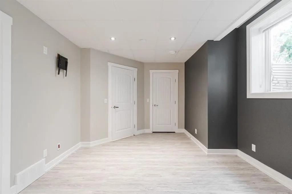 300 Sparrow Hawk Drive, #9