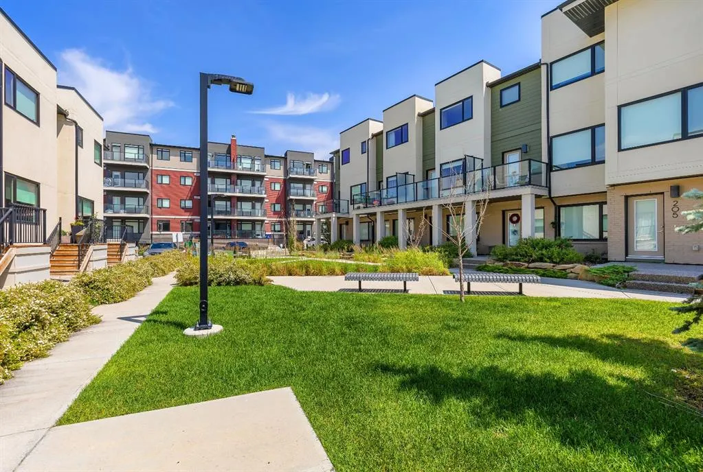218 Sherwood Square NW, #302