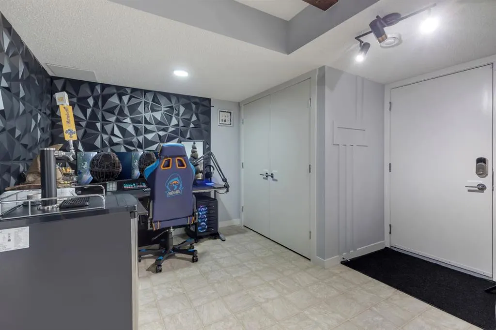 218 Sherwood Square NW, #302