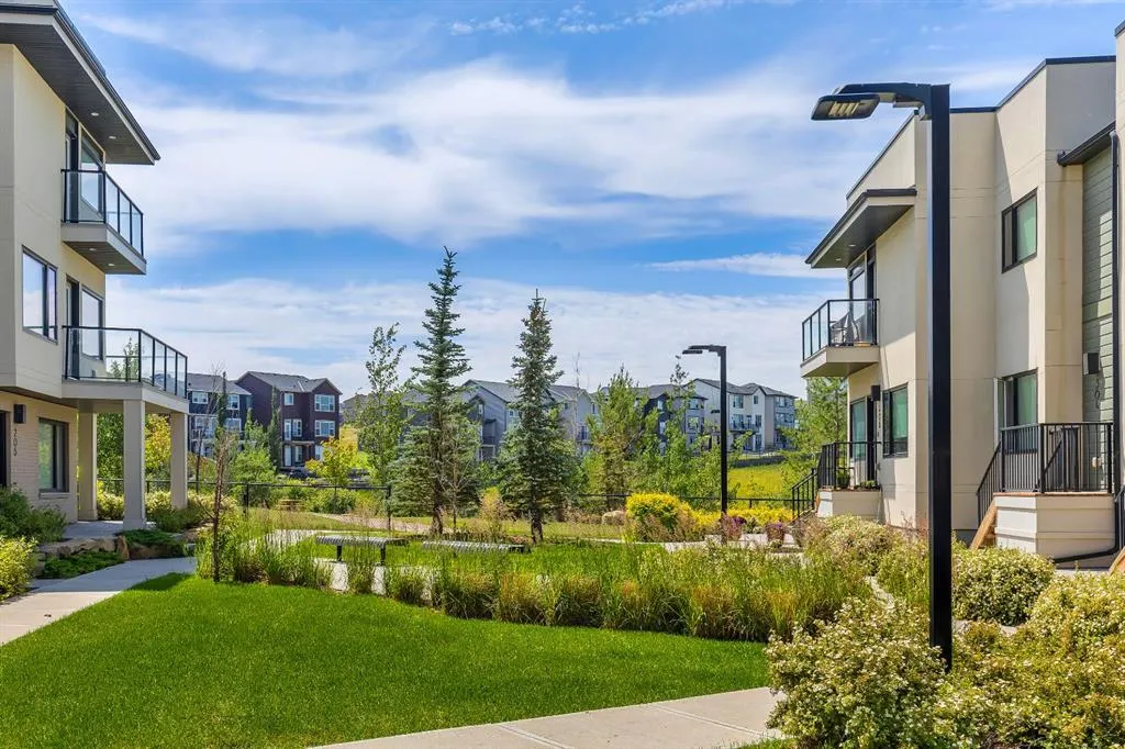 218 Sherwood Square NW, #302