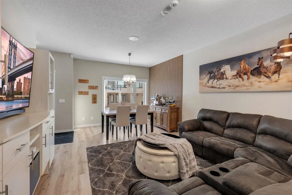 218 Sherwood Square NW, #302