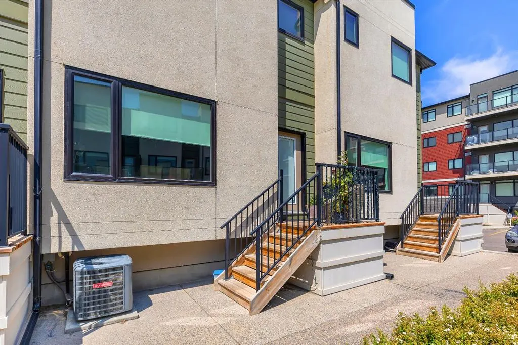 218 Sherwood Square NW, #302