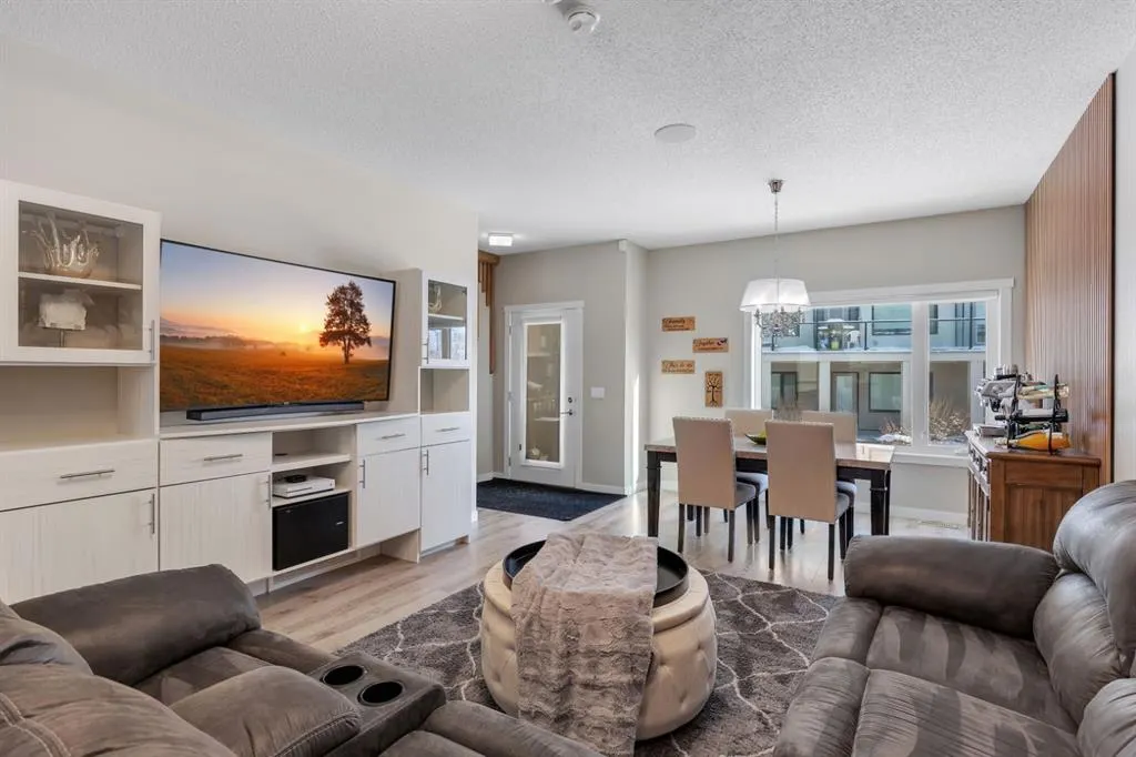 218 Sherwood Square NW, #302