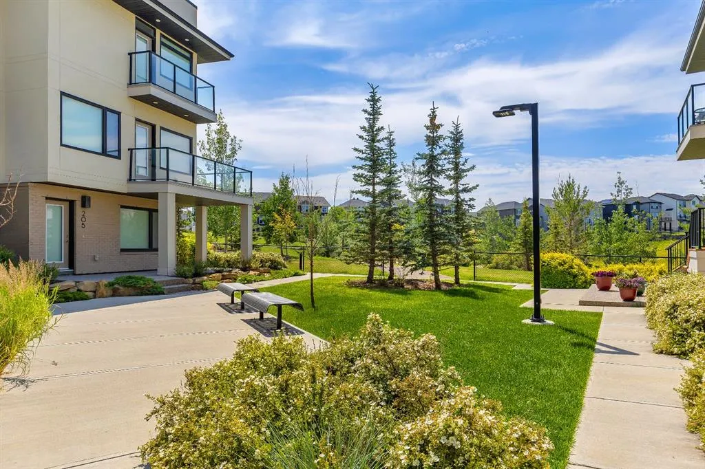 218 Sherwood Square NW, #302
