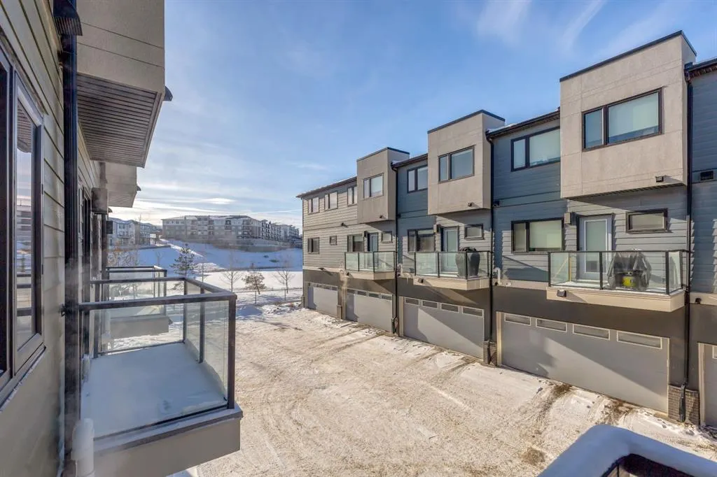 218 Sherwood Square NW, #302